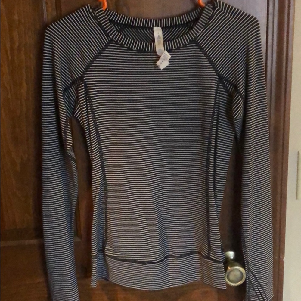 Lululemon top